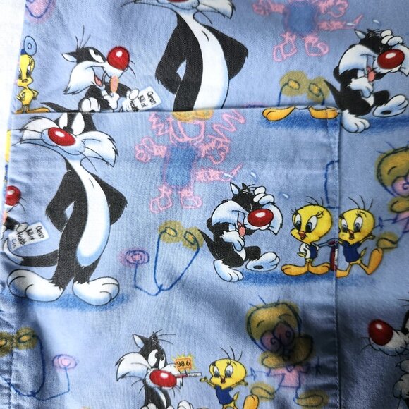 Looney Tunes Tweety Sylvester Scrub Top Womens SM? Measurements in Description - Picture 15 of 16